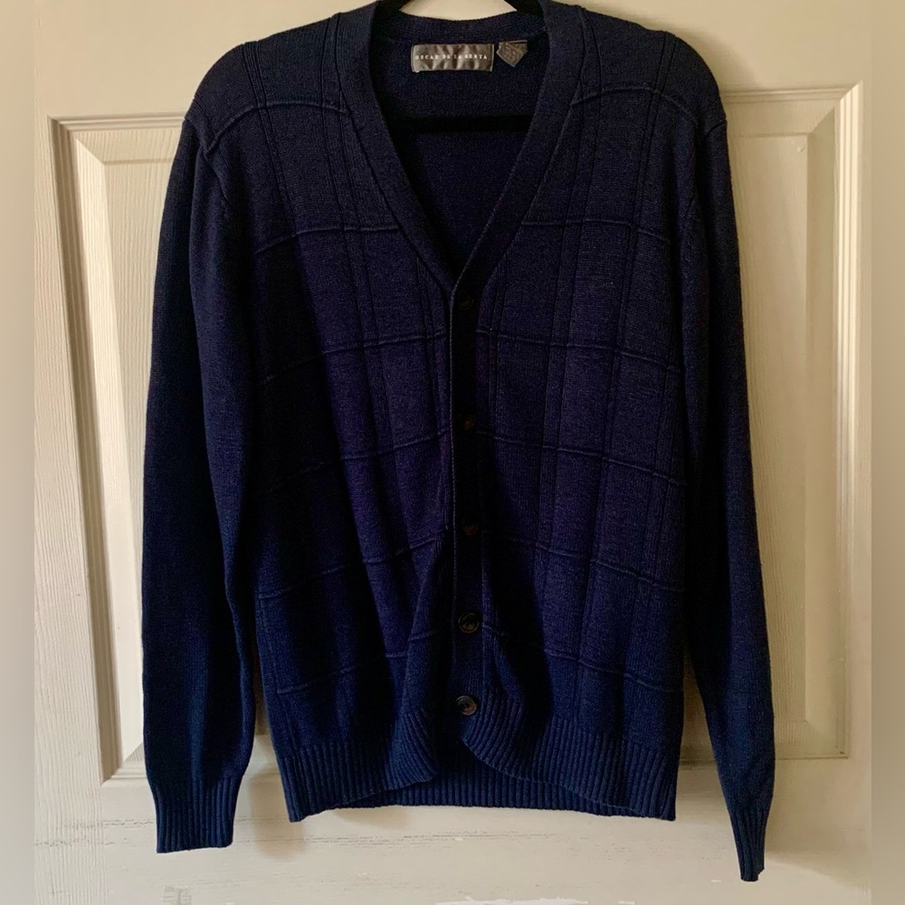 Oscar de la Renta Blue Cardigan Sweater V-Neck Knit. Good Condition.